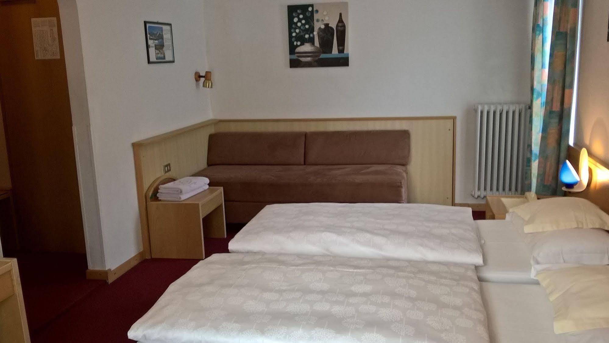 Rodes Hotel 3*